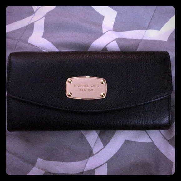 Michael Kors Jet Set Slim Flap Leather Wallet